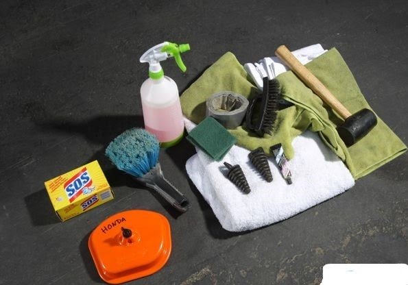Tools & Equipment to Wash a Dirt Bike